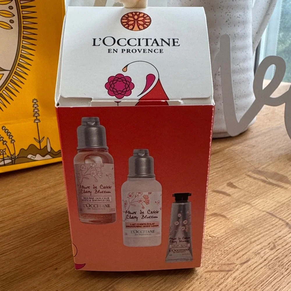 L'OCCITANE Cherry Blossom Trio Set - Pink & Silver - Picture 2 of 9